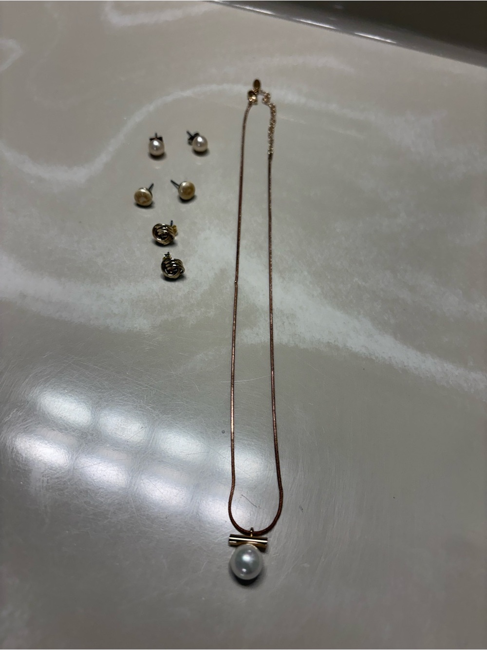 Minimalist Pearl Necklace with Earrings